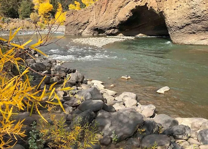 Valley Magic, East Yellowstone Wapiti